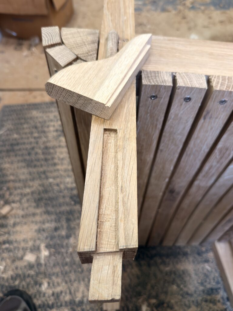 Armrest support sliding dovetail